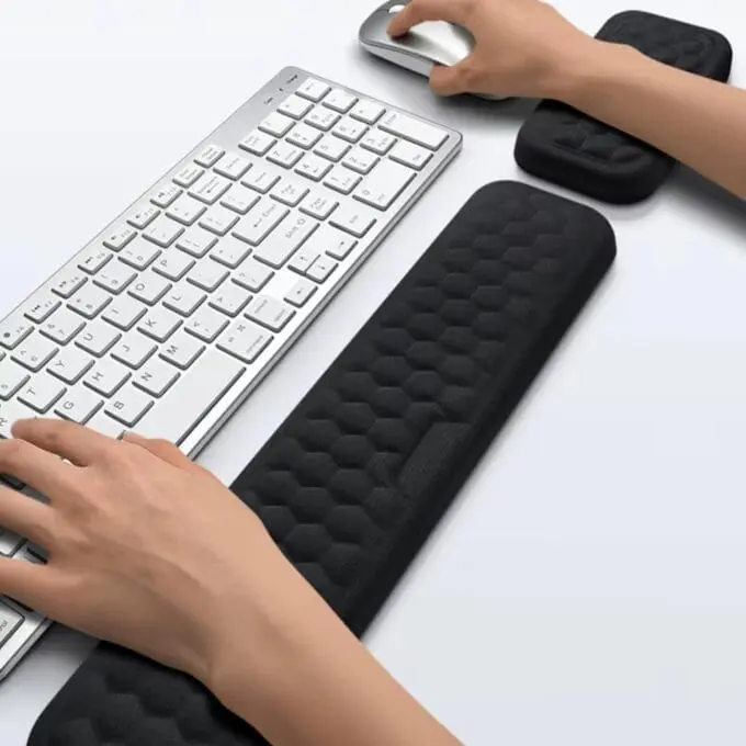 Postura Correta Gamer no Setup: Dicas para Evitar Dores e Melhorar a Saúde 8 Descanso de pulso