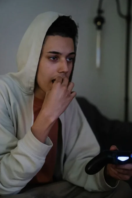 Postura ideal para jogar videogame sem dor